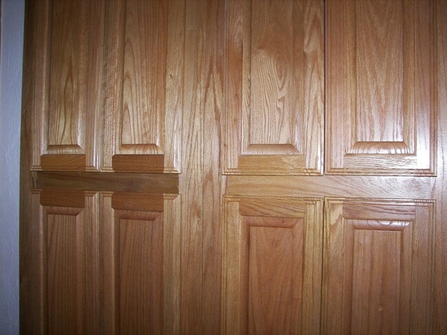 Building Photo - Adorable! You'll Love All the Oak!