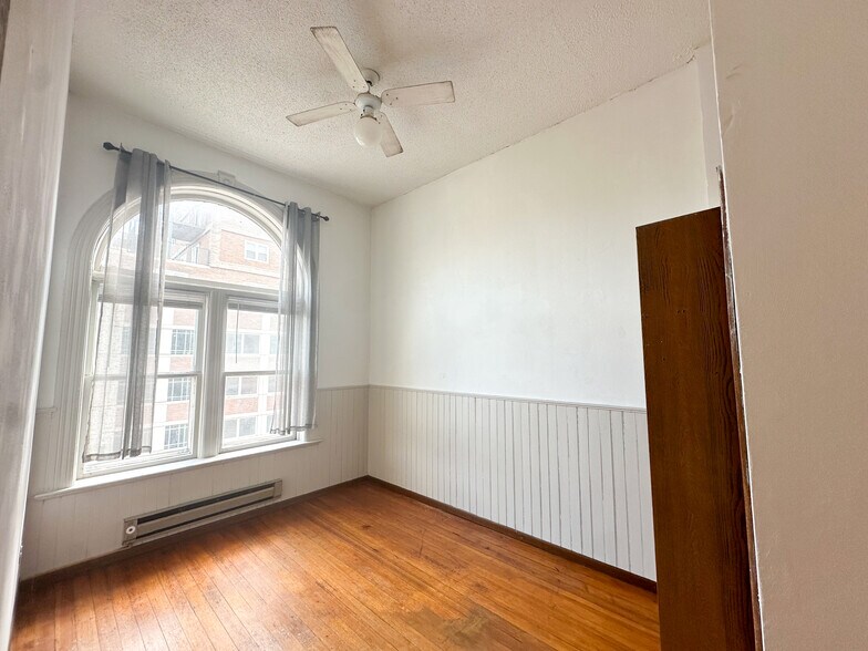 Building Photo - 415 Jay St