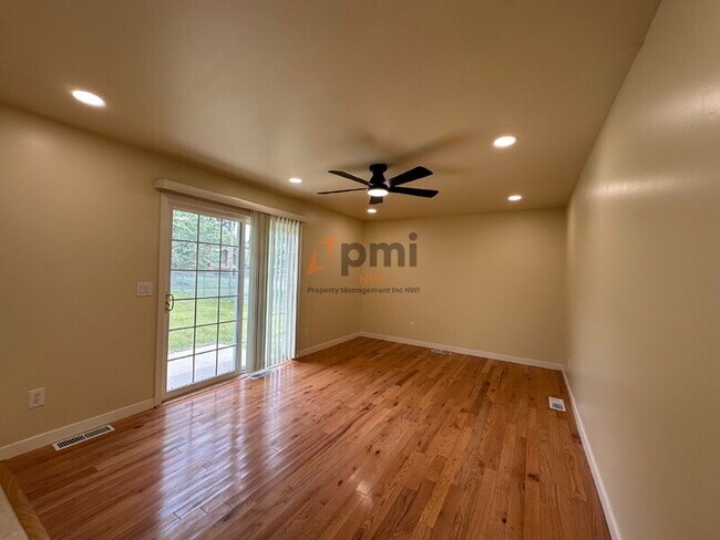 Building Photo - 2836 W 63rd Ln