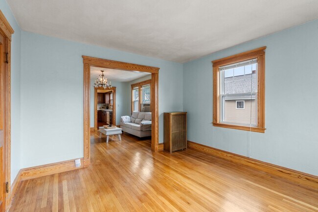 Building Photo - 35 Trapelo St