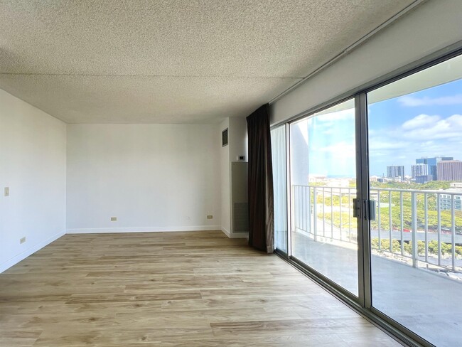 Building Photo - 710 Lunalilo St