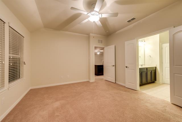 Building Photo - 6812 Lighthouse Ln