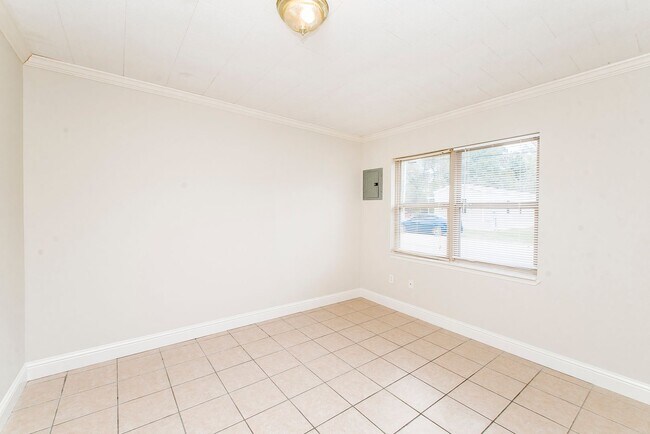 Building Photo - 27859 Frindik Ln