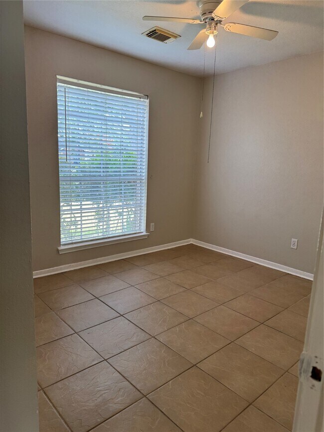 Building Photo - 6430 Garden Canyon Dr