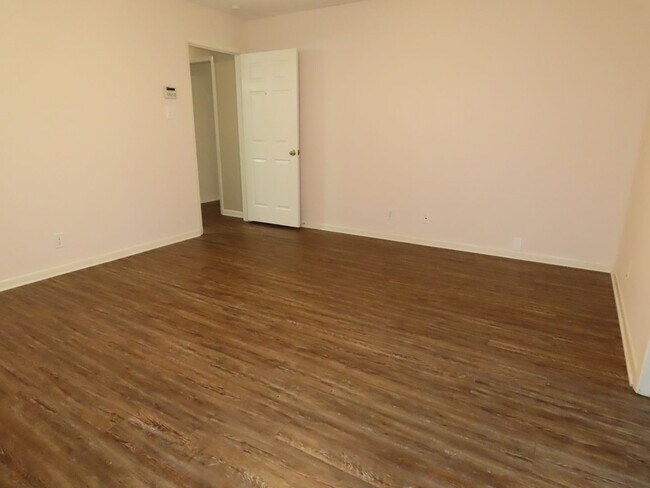 Building Photo - South Tyler! Beautiful 4 Bedroom, 3 Bath House