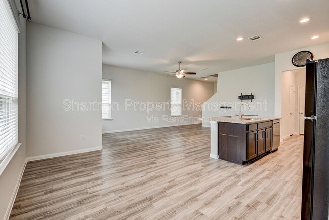 Building Photo - 24810 Lorenzo Glaze Trail