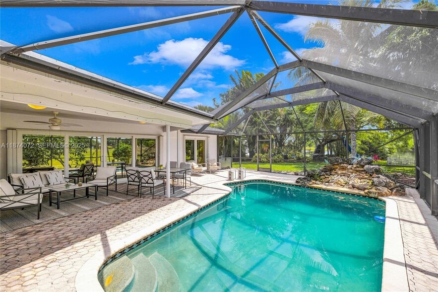 Building Photo - 5706 Guava Dr