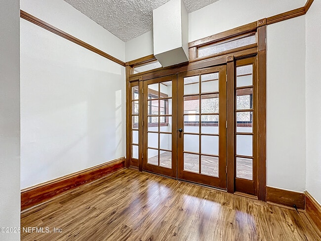 Building Photo - 138 E Duval St