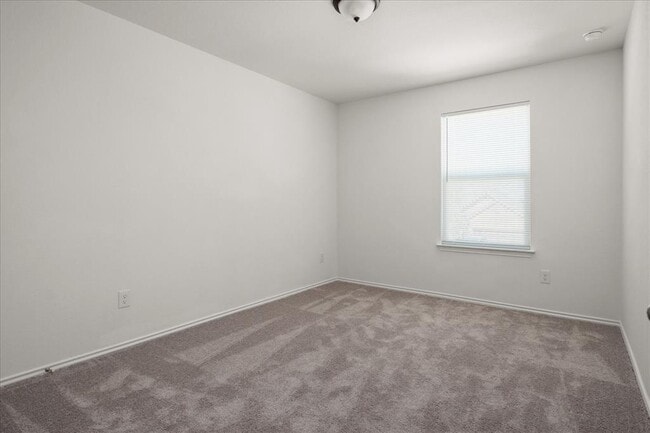 Building Photo - 808 Desaix Dr