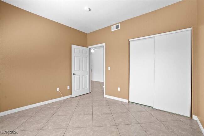 Building Photo - 4730 E Craig Rd