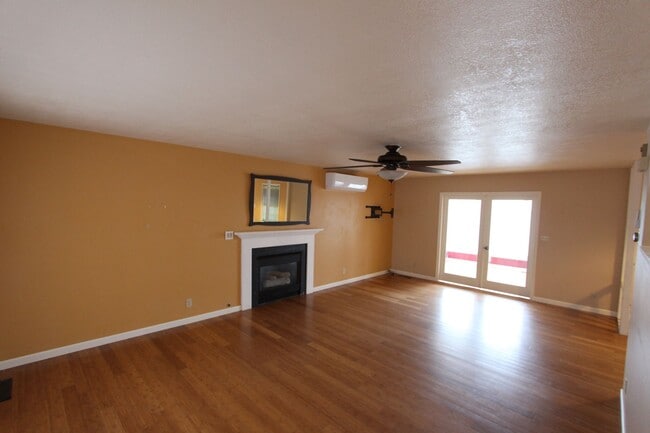 Building Photo - Charming 3-Bed Rockridge Estates Home | Arizona Room & Heated Garage