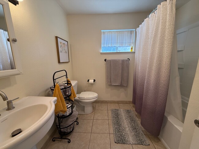 Building Photo - 40828 Goldside Dr