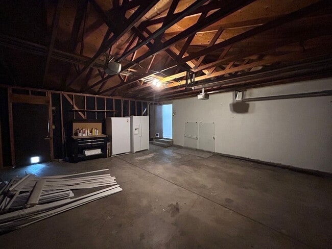 Building Photo - 2223 Ptarmigan Ln