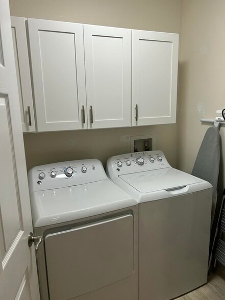 Laundry Room - 5020 Fairways Cir