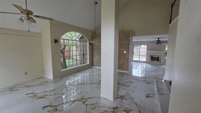 Building Photo - 15207 Pebble Lake Dr