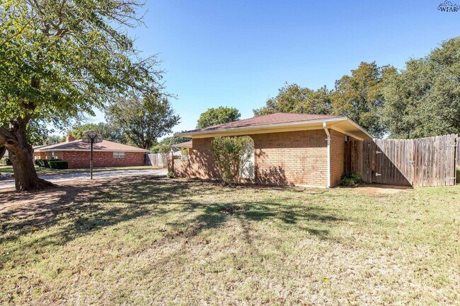 Building Photo - 1046 Jan Lee Dr