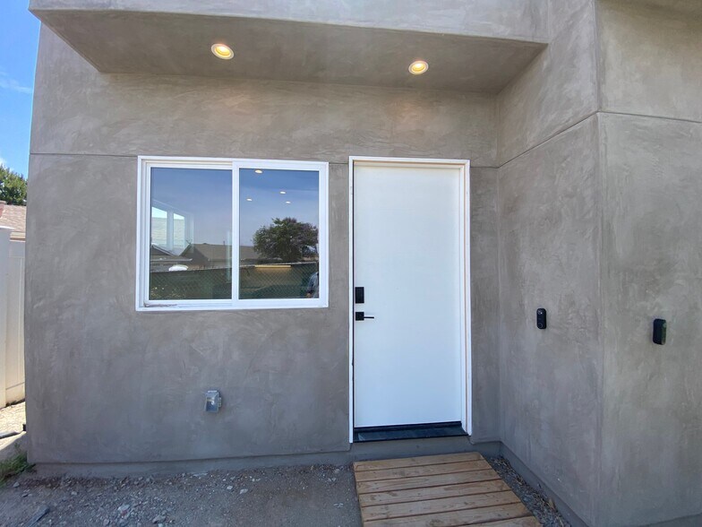 Building Photo - 11289 Ganesta Rd