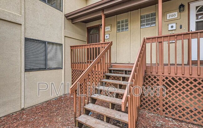 Building Photo - 256 W Jefferson Ave