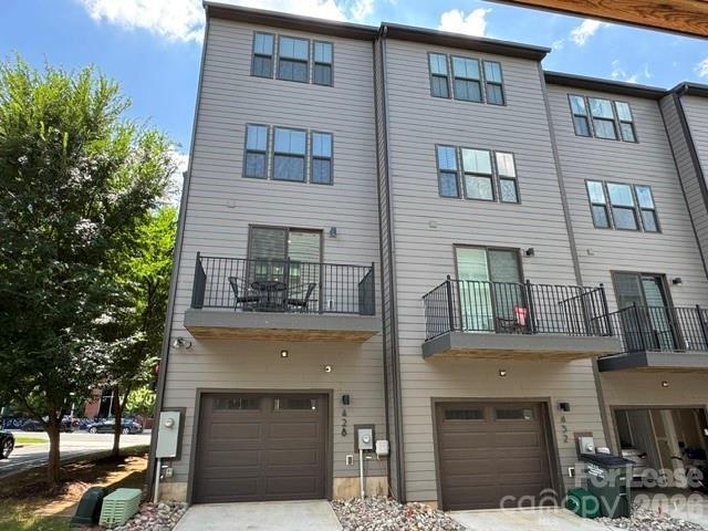 Building Photo - 428 W Tremont Ave