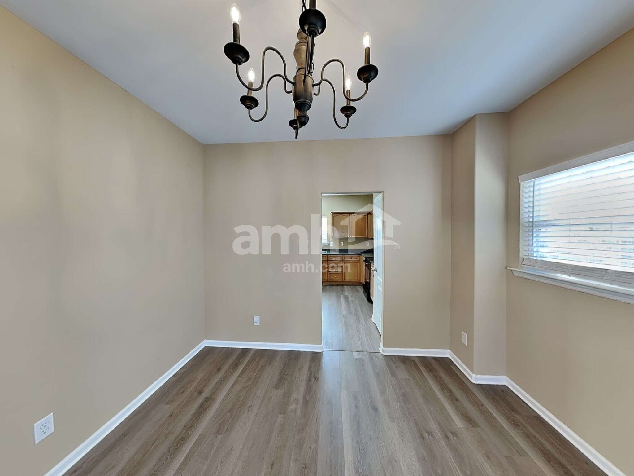 Building Photo - 1824 Baslia Ln