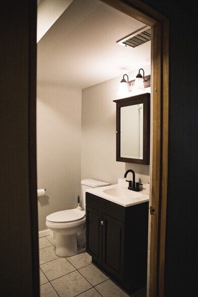Downstairs Bathroom - 244 Vollmer Pkwy