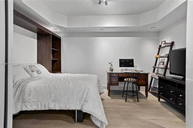 Building Photo - 3535 S Ocean Dr