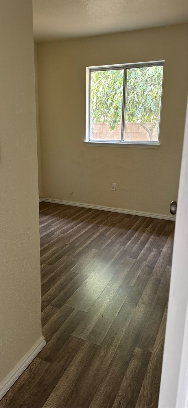 Building Photo - 1023 Alila Ave