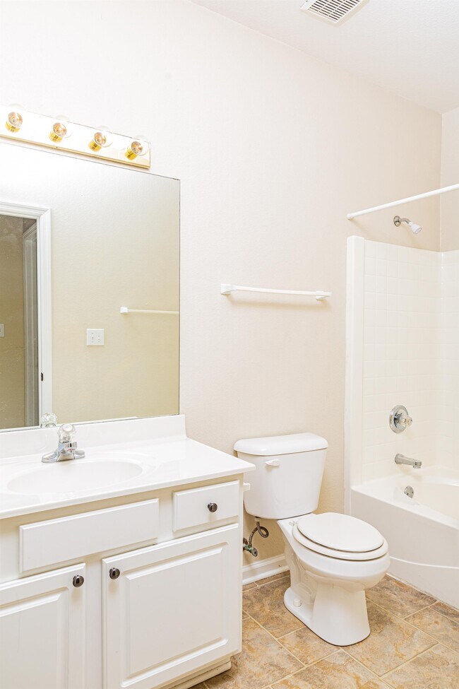 Building Photo - 749 Whispering Brook Trce