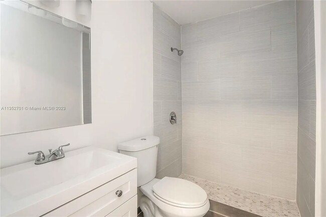 Building Photo - 4421 NW 34th Ct