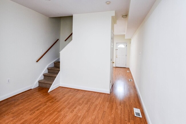 Building Photo - 1651 Gales St NE