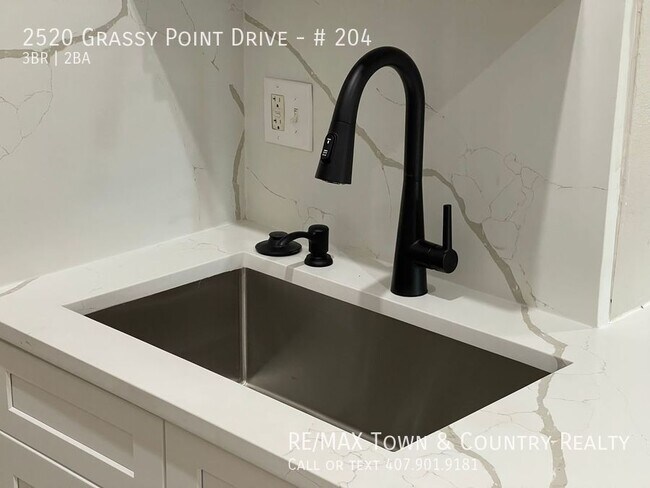 Building Photo - Lake Mary Waterfront Condo