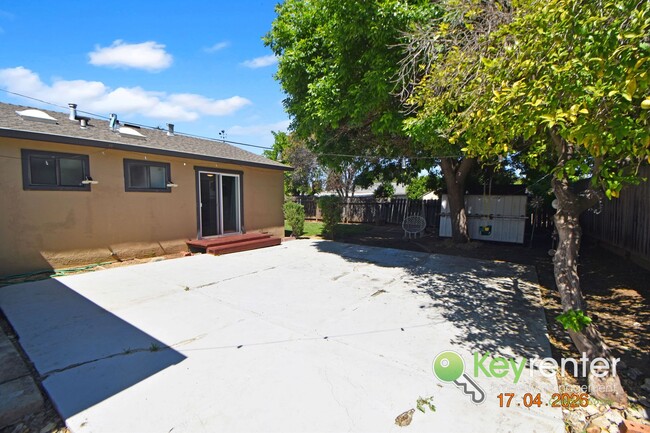 Building Photo - Renovated 4 Bedroom Home with Gourmet Kitchen & Lush Backyard in Concord