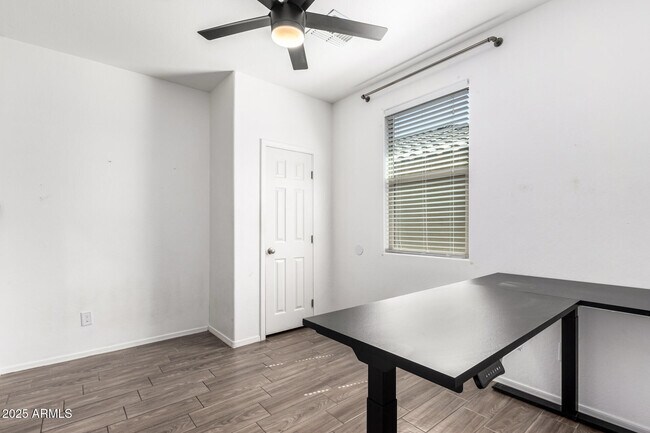 Building Photo - 10250 W Townley Ave