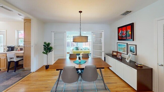 Building Photo - 951 NE 116th St