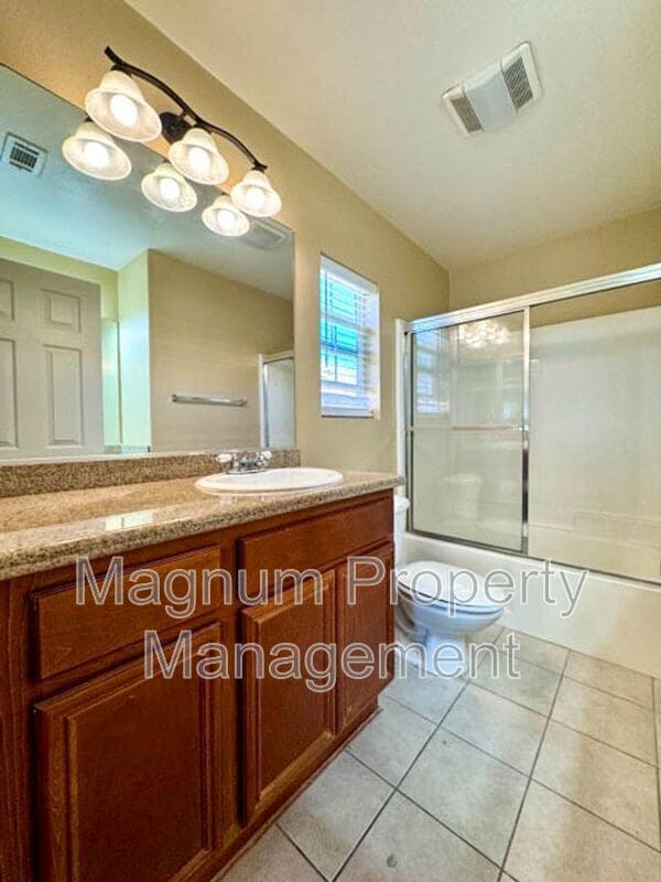 Building Photo - 25826 Iris Ave