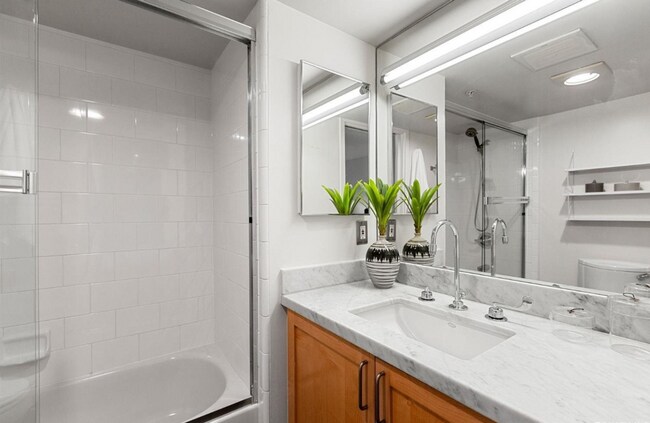 Building Photo - Light Filled Loft in the Mission-Parking Included-Contact for showing schedule!