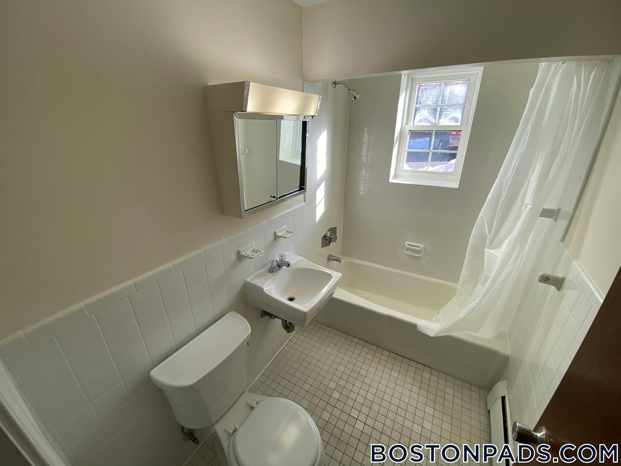 Building Photo - 4 Brattle Dr