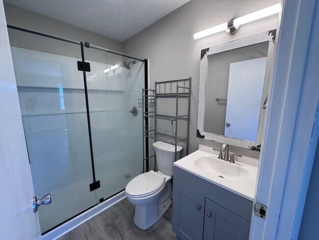 Building Photo - Connector Street 90/100