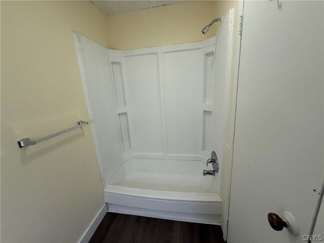 Building Photo - 416 Danforth St