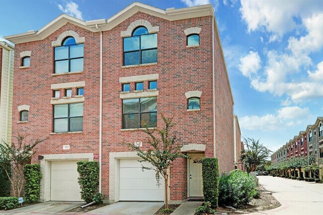 Building Photo - 8715 Meadowcroft Dr