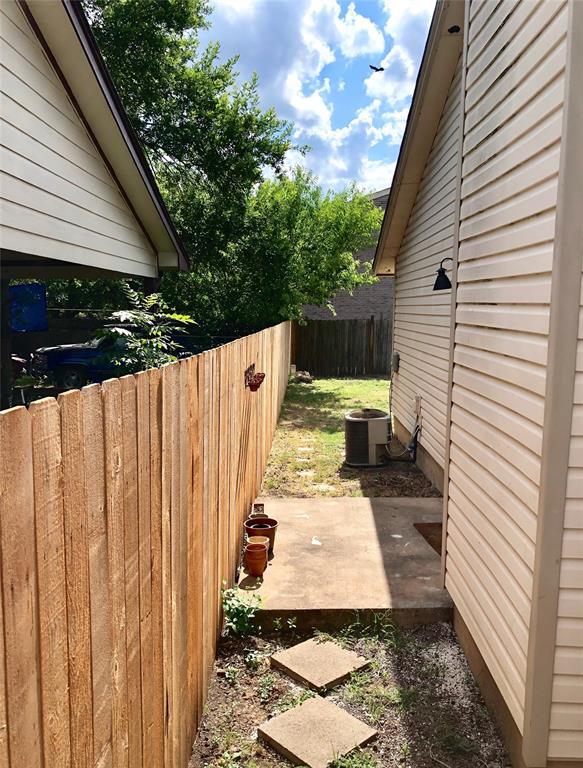 Building Photo - 10302 Annie Oakley Trail