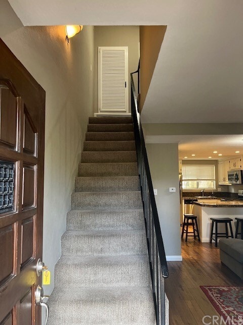 Building Photo - 978 Lucerne Ln