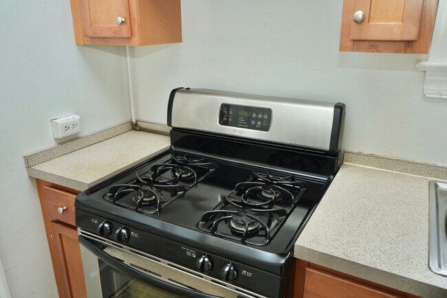 Building Photo - 2321 Fontaine Ave Ext