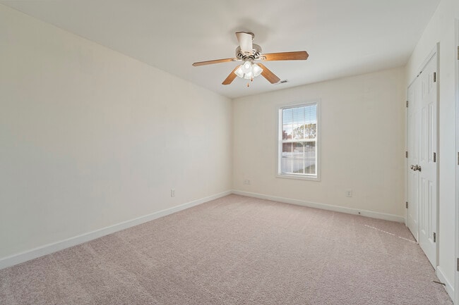 Building Photo - 2175 Glendale Ave