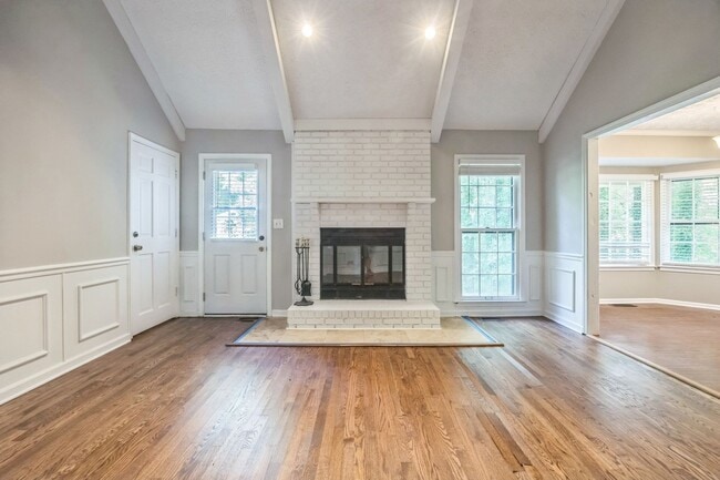 Building Photo - 240 Brandenburgh Cir