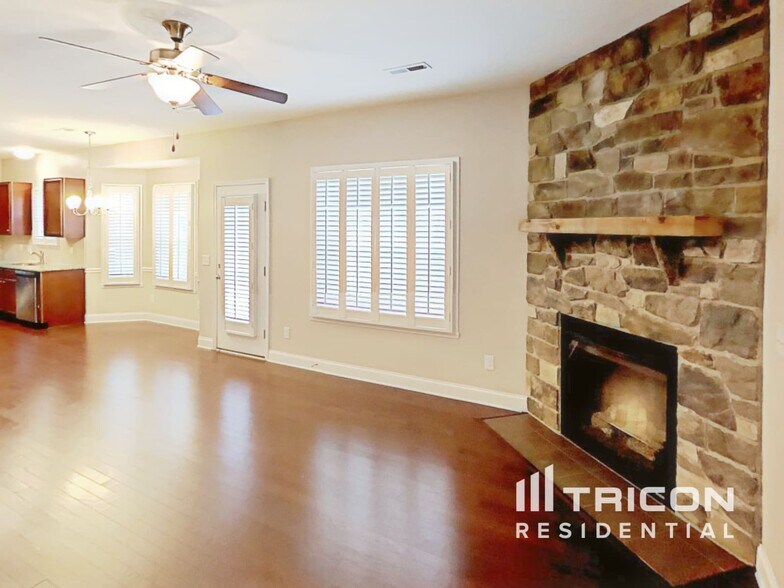 Building Photo - 5766 Woodside Forest Trail