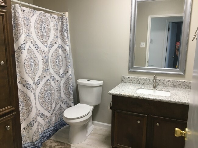 Full Bath - 64 Dogwood Ln