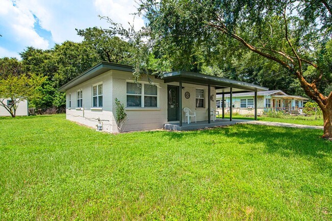 Building Photo - 613 Edgecliff Dr