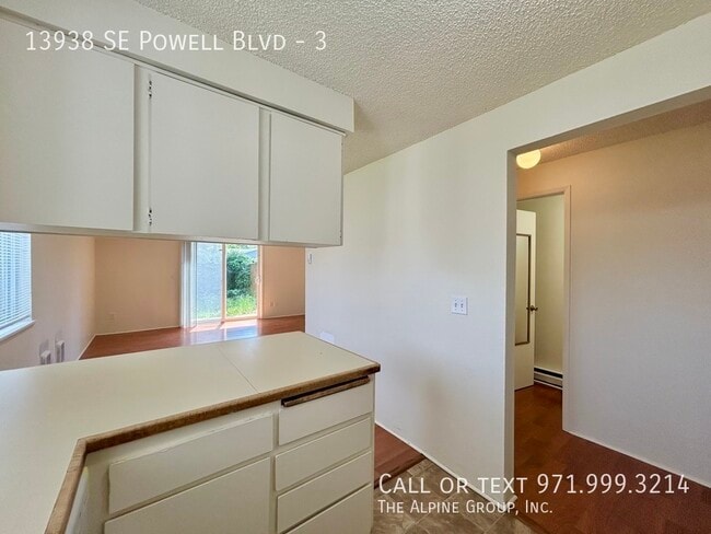 Building Photo - 13938 SE Powell Blvd
