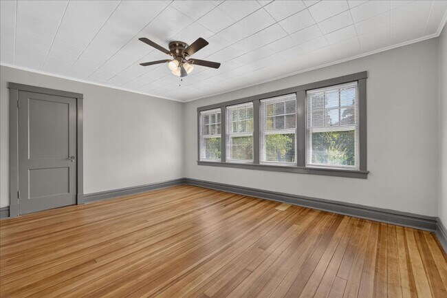 Building Photo - 5203 Windsor Pkwy